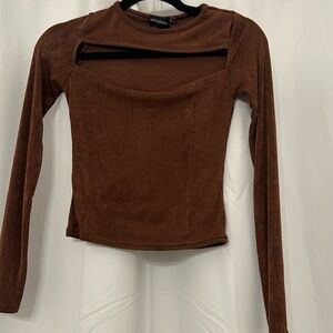 Long sleeve brown top with cut out. Perfect condition